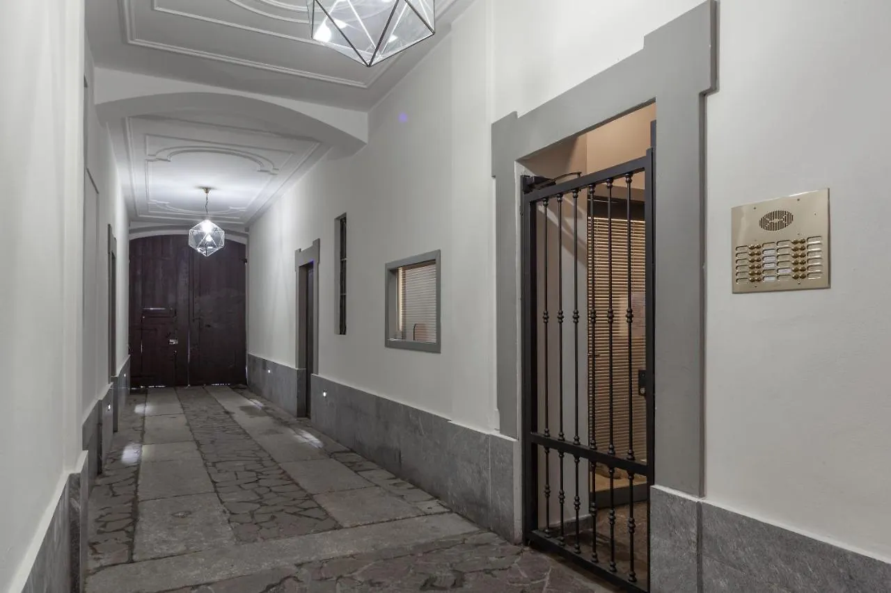 Charme Milan-300M Dal Duomo Apartment
