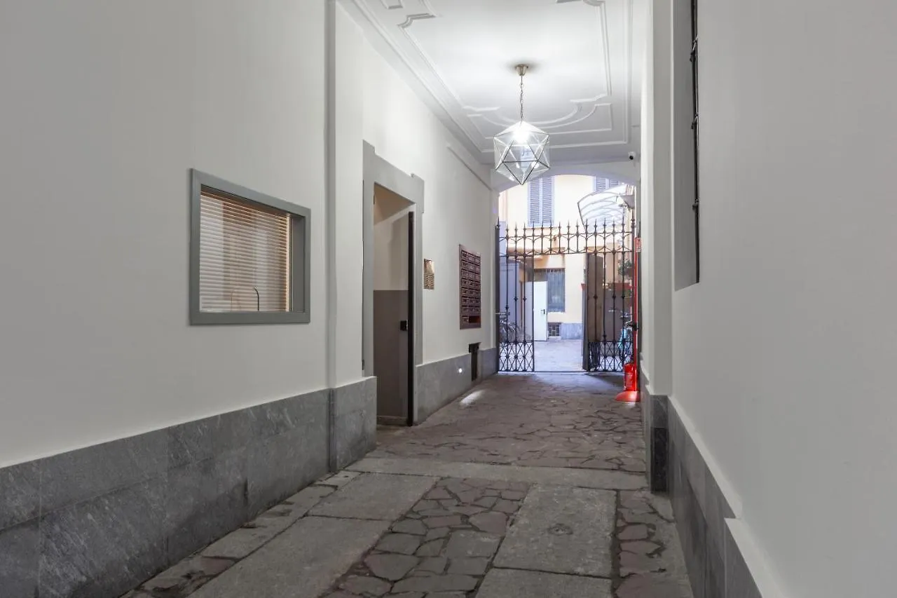 Charme Milan-300M Dal Duomo Apartment