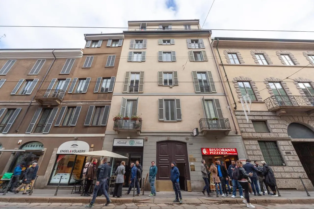 Charme Milan-300M Dal Duomo Apartment Italy