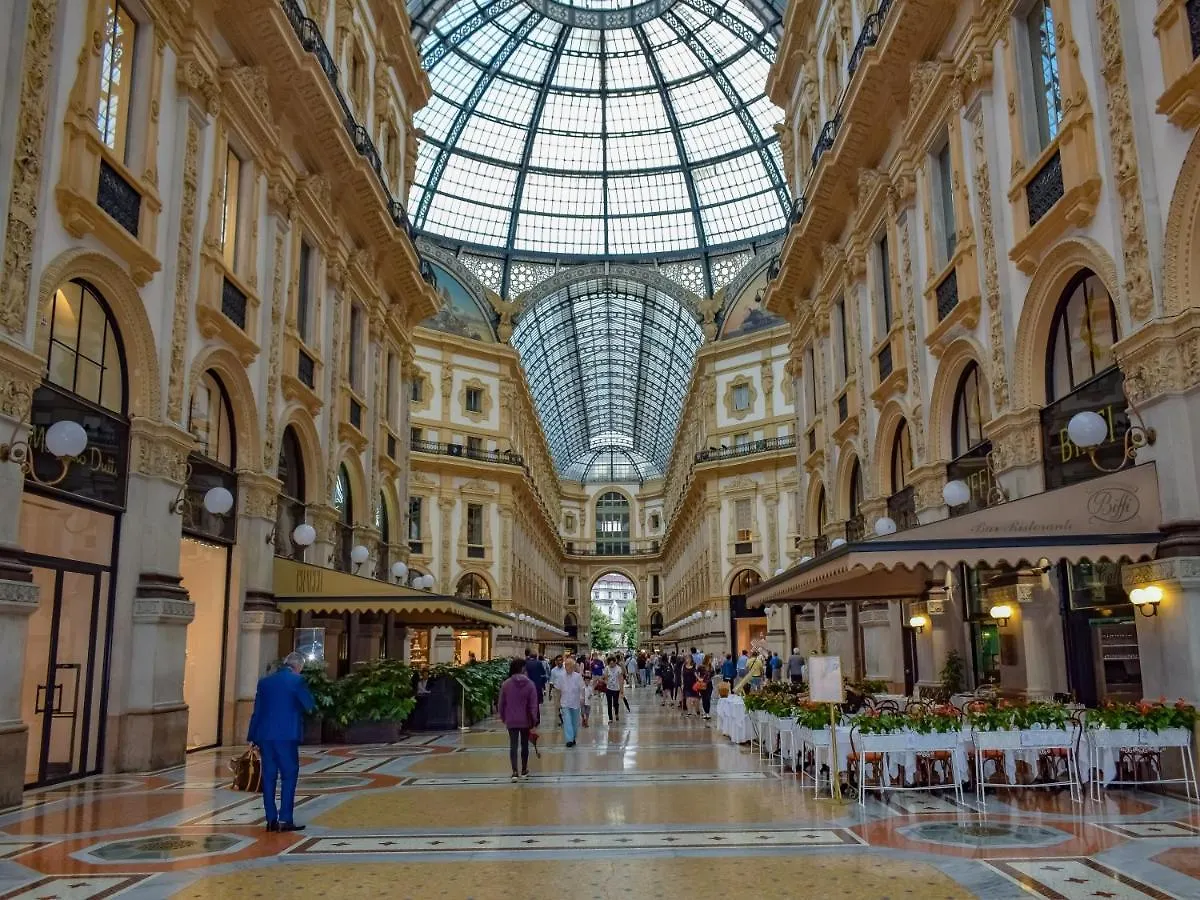 Charme Milan-300M Dal Duomo Apartment Italy