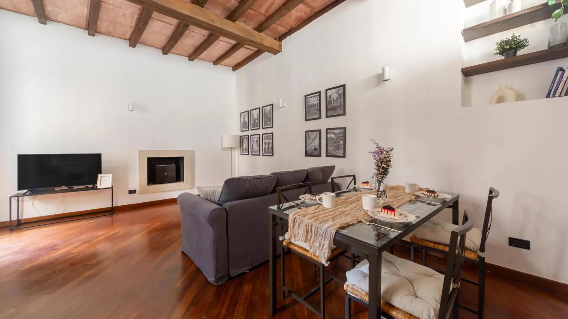Charme Milan-300M Dal Duomo Apartment 0*, Milan Italy