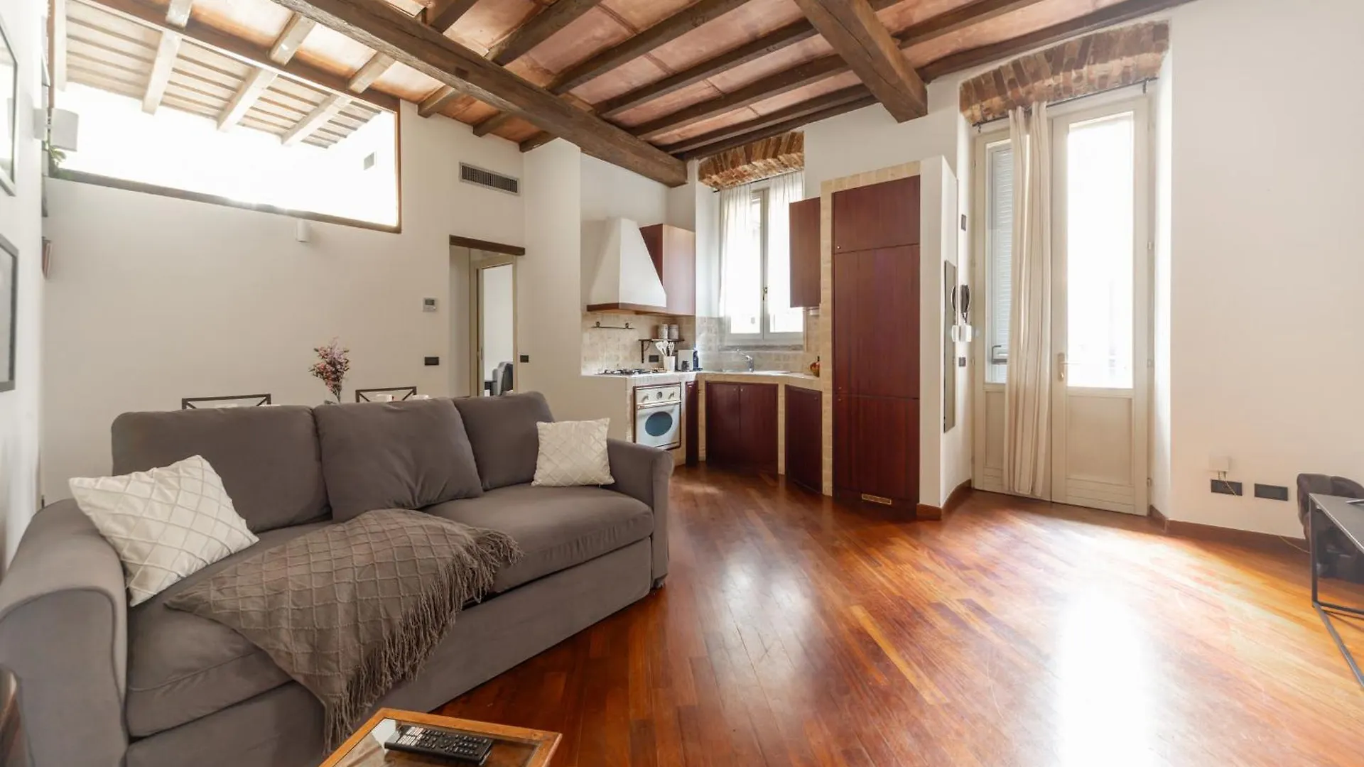 Charme Milan-300M Dal Duomo Apartment  Milan