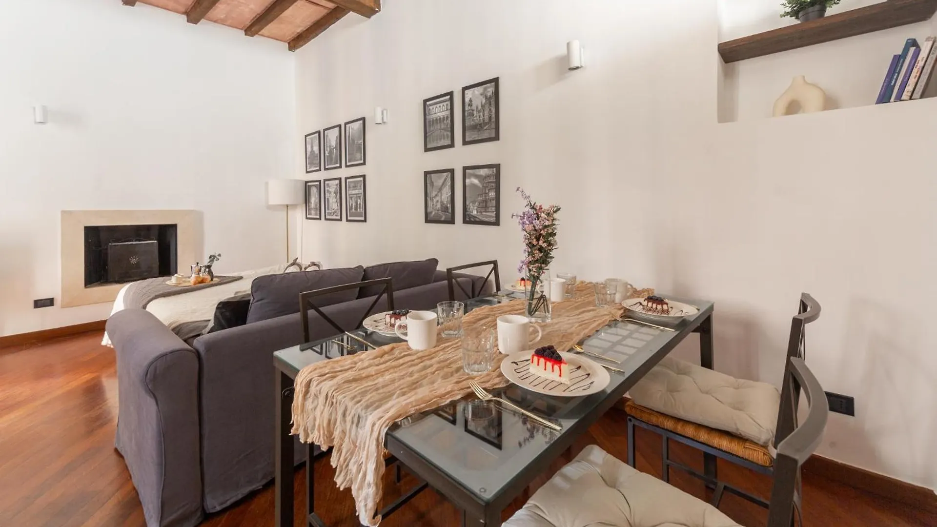 Charme Milan-300M Dal Duomo Apartment Italy
